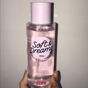 Pink soft and dreamy body spray